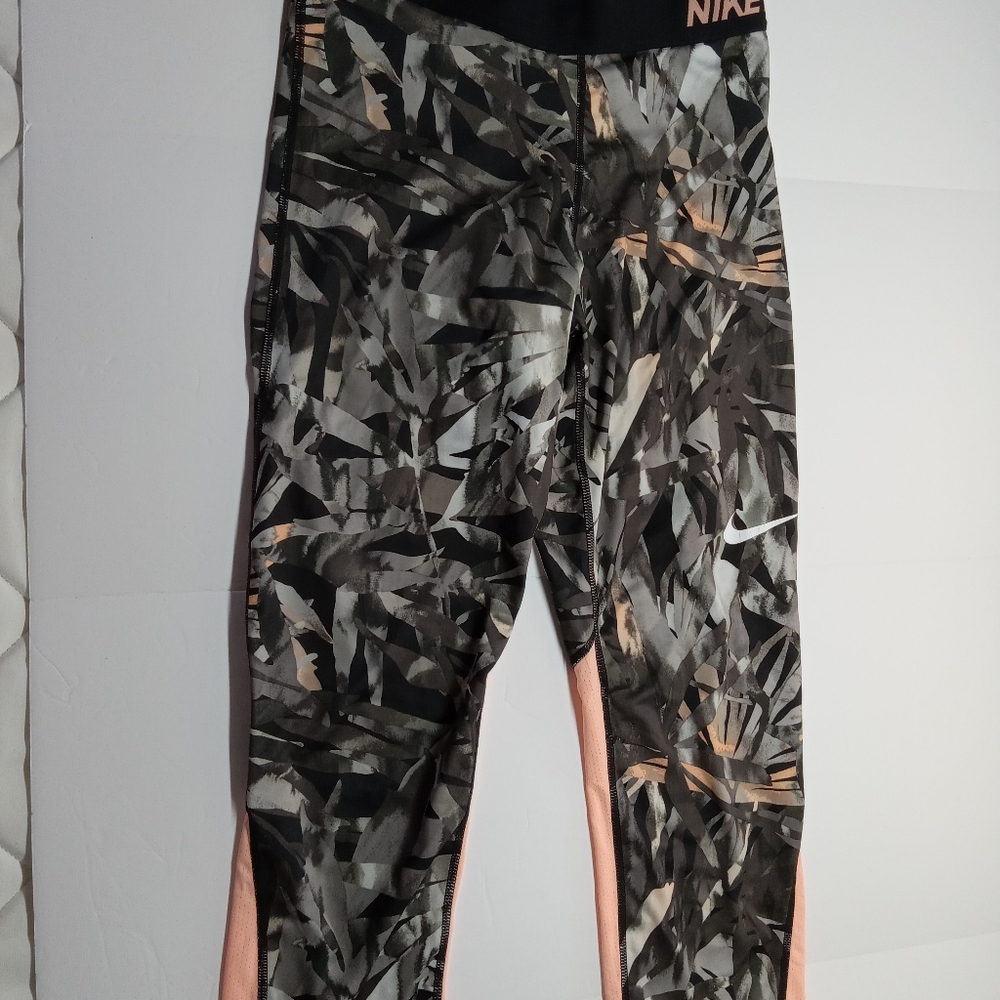 Nike pro women's leggings Medium
